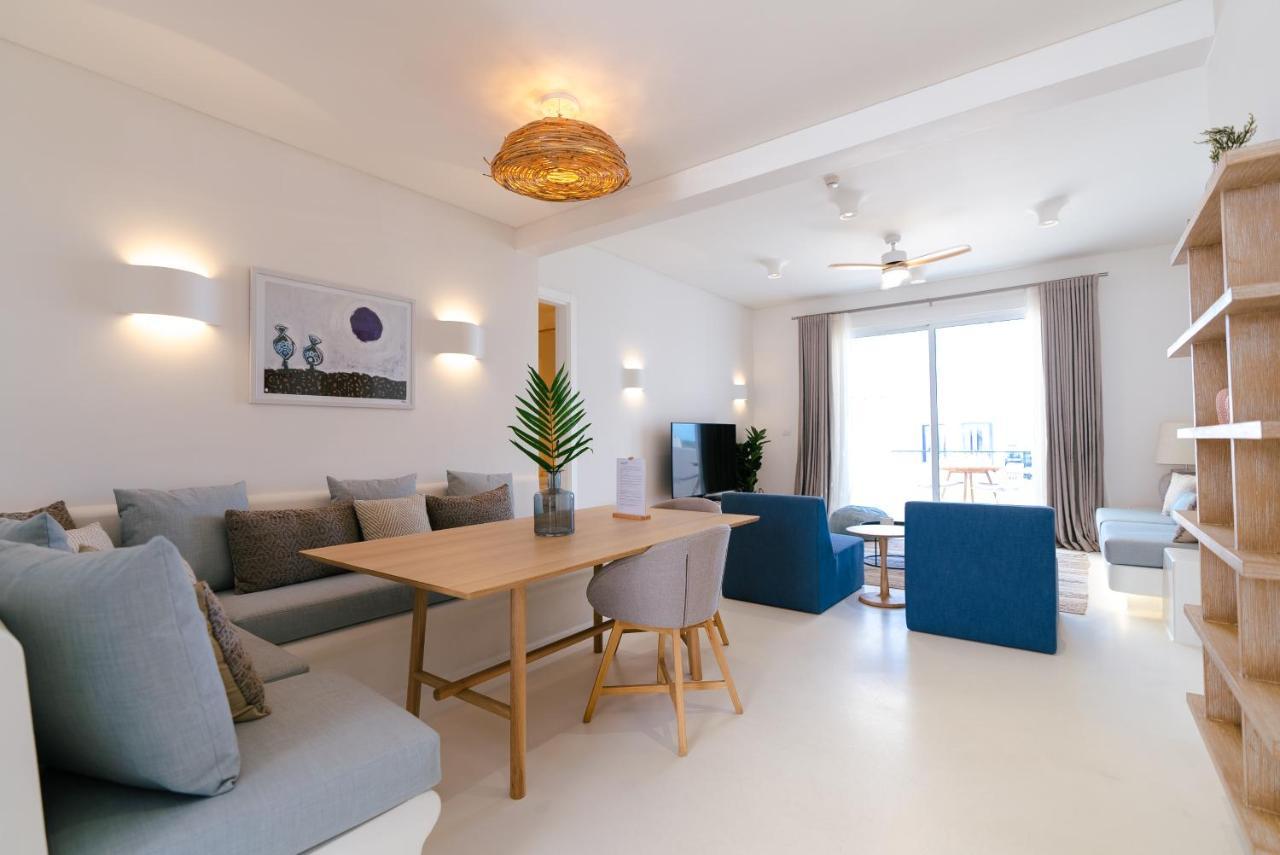 Cloud 7 Residences Ayla 亚喀巴 外观 照片 A living room