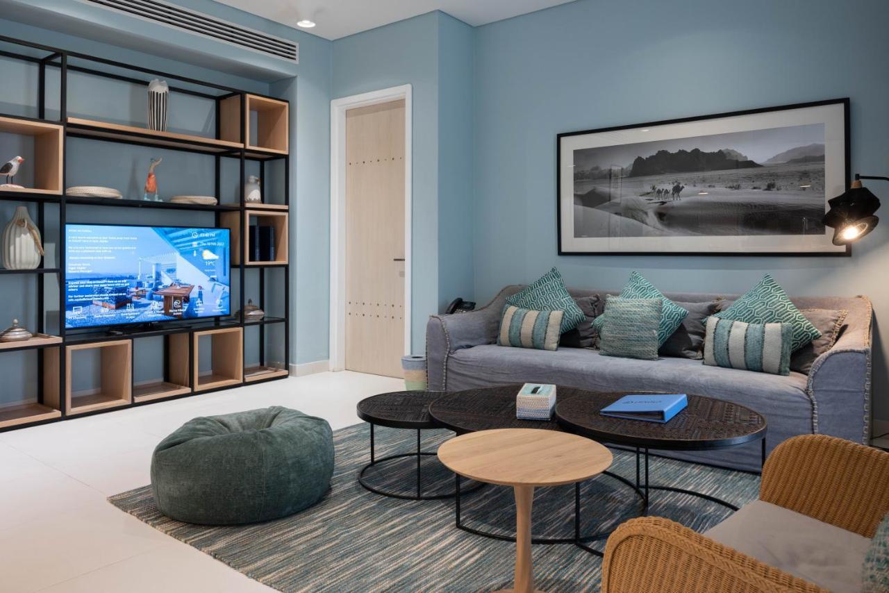 Cloud 7 Residences Ayla 亚喀巴 外观 照片 A living room