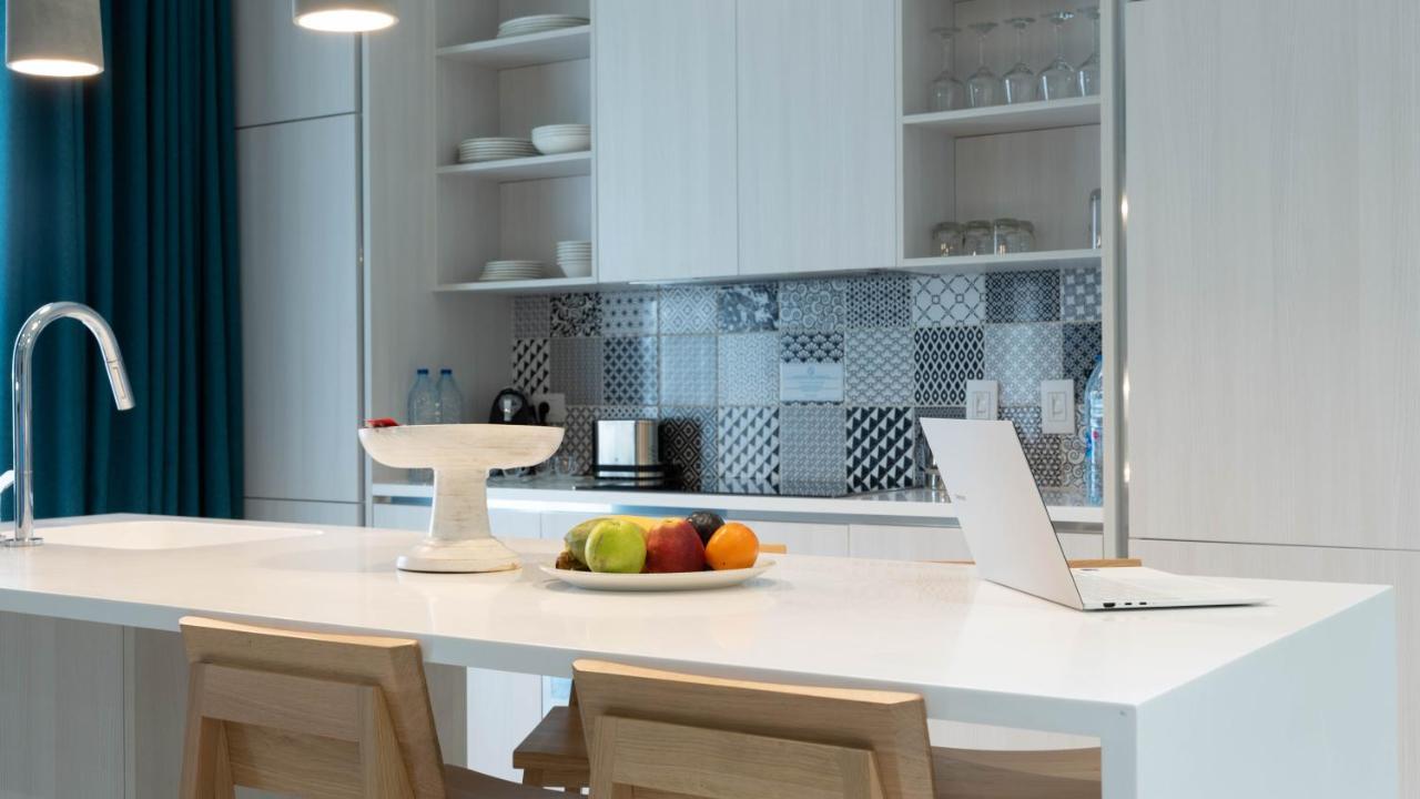 Cloud 7 Residences Ayla 亚喀巴 外观 照片 A modern kitchen